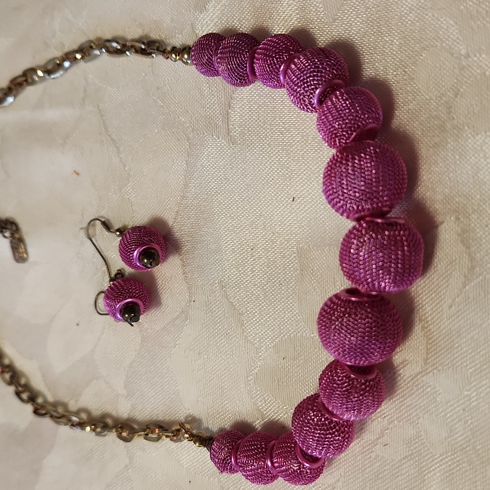 Yousi Pink & Gold Metal Necklace Set